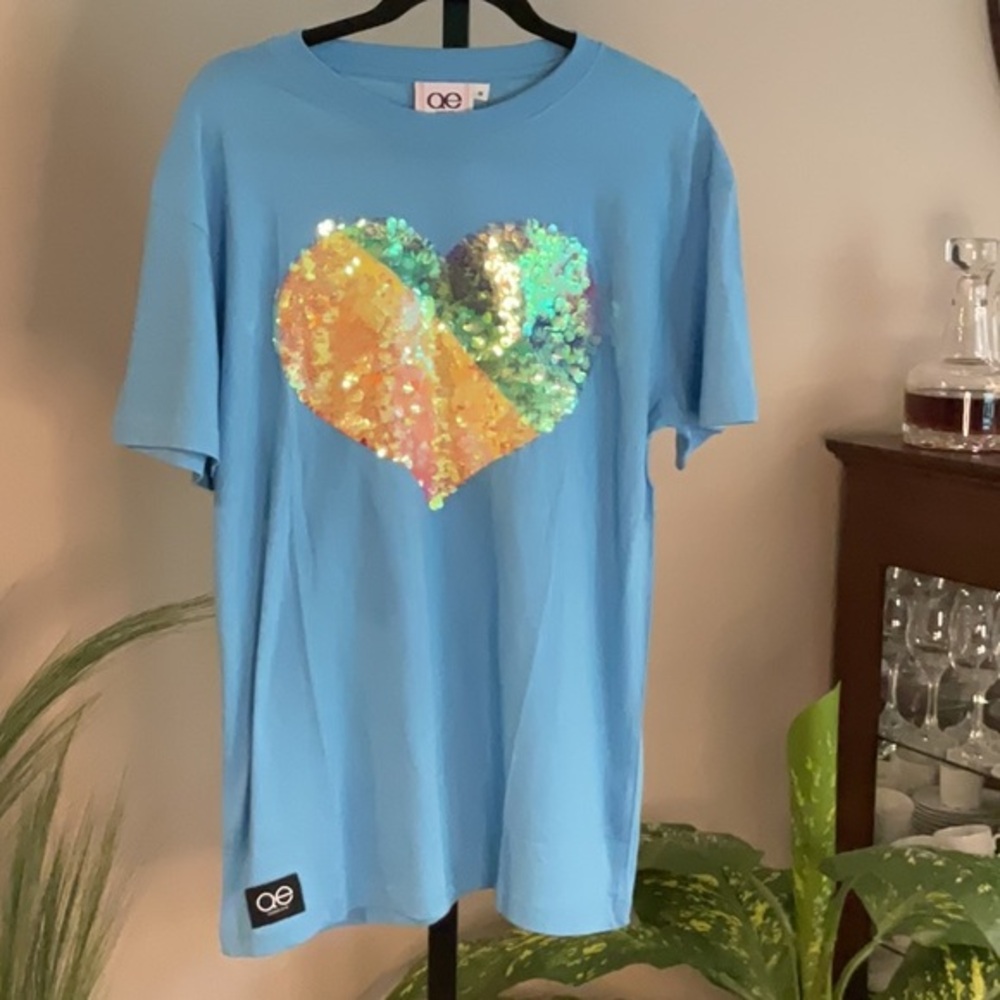 QUEER EYE - Cyan Sequin Heart Tee - NEW